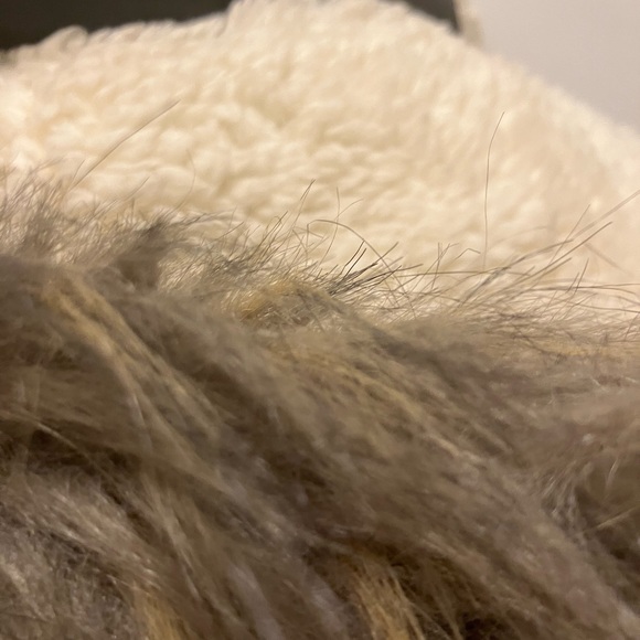 Maralyn and me false fur coat. Only used once in perfect condition! - Picture 6 of 8